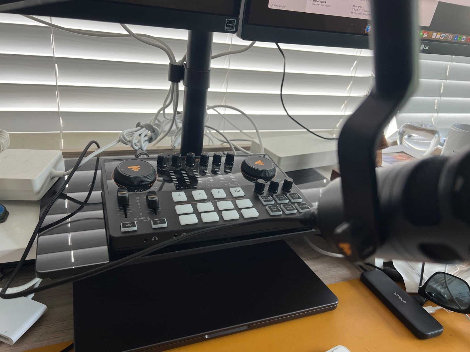 MAONO AME2 Audio Interface Mixer, Podcast Studio Console with XLR Input customer photo 2