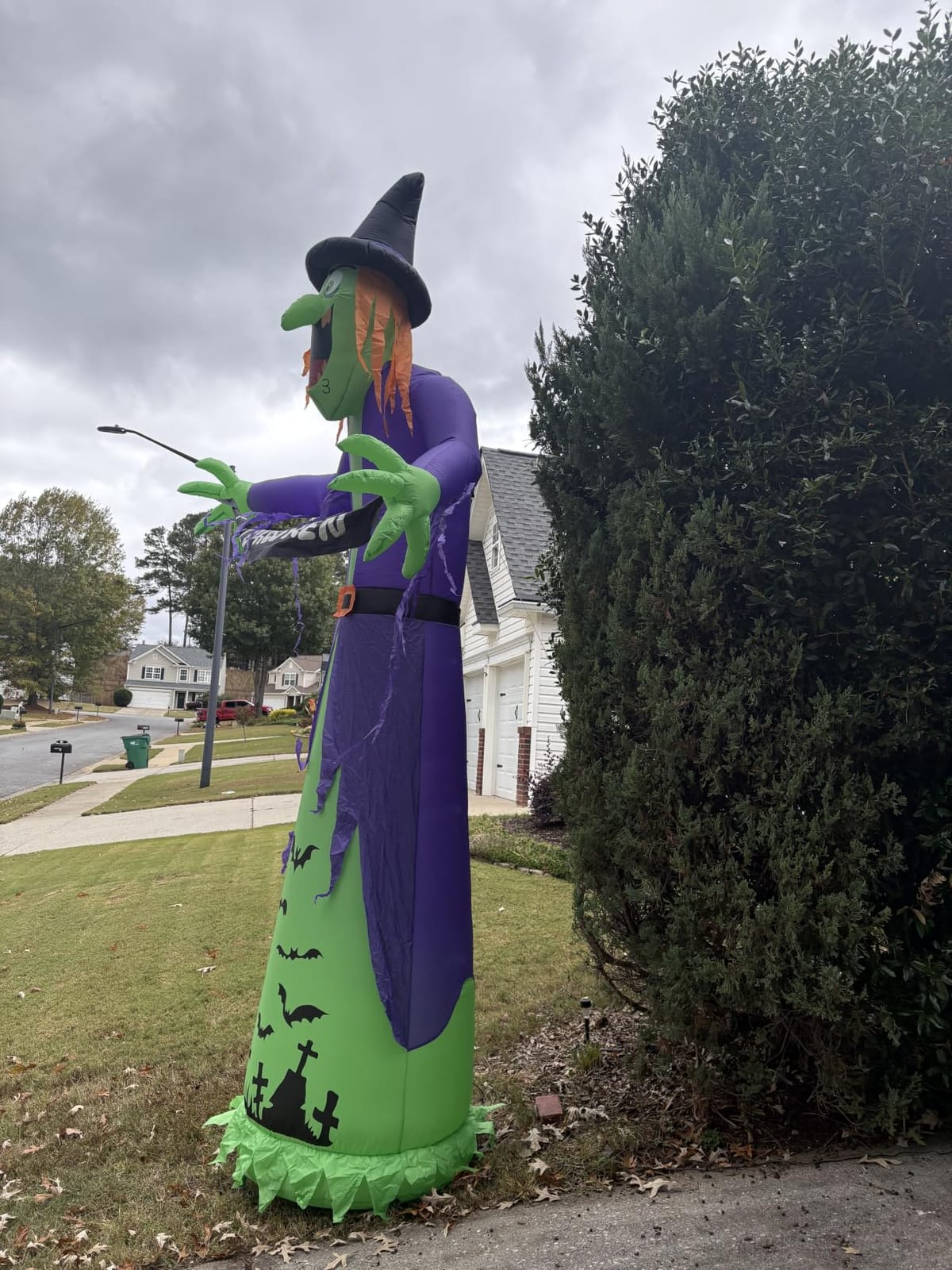 12FT Giant Halloween Inflatables Witch Decorations for Outdoor Garden customer photo 2