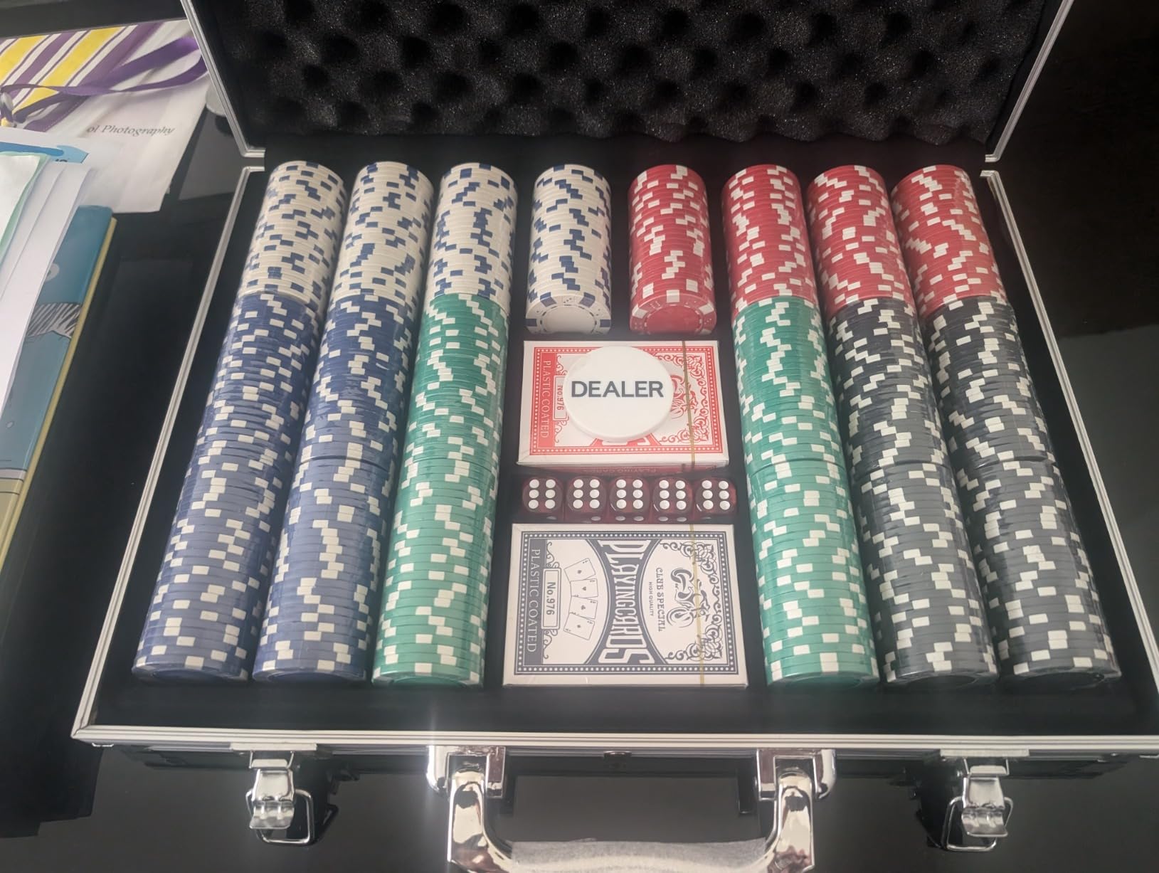 Comie Poker Chips,500PCS Poker Chip Set with Aluminum Travel Case,11.5 Gram Poker Set for Texas Holdem Blackjack Gambling customer photo 1
