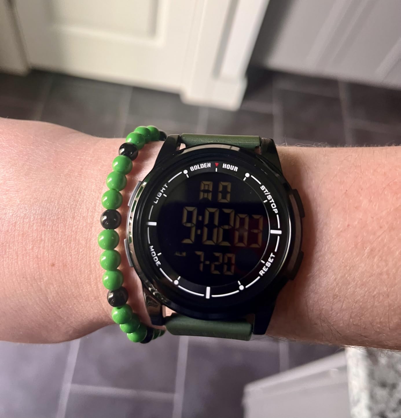 GOLDEN HOUR Ultra-Thin Minimalist Sports Waterproof Digital Men's Watches with Wide-Angle Display Rubber Strap Wristwatch for Men Women customer photo 1