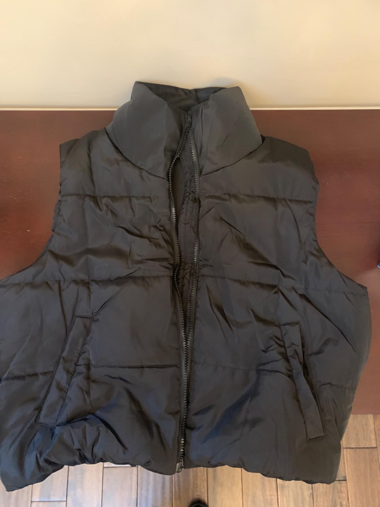 AUTOMET Womens Puffer Vest Cropped Lightweight Fall Winter Outerwear customer photo 2
