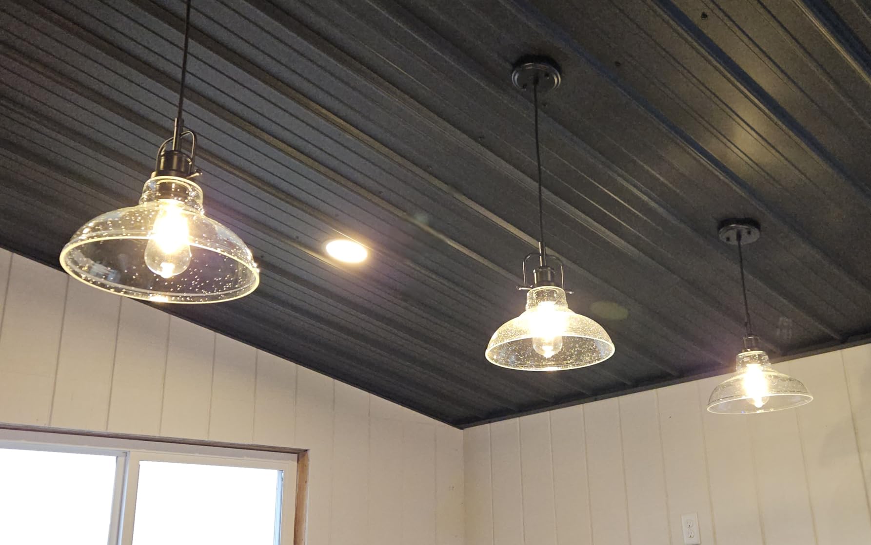 Zlepmlla Glass Pendant Light，Black Pendant Light Fixtures with Seeded Glass Shade, Adjustable Height Hanging Lights for Hallway, Kitchen Island, Dinning Room（Bulb not Included） customer photo 2