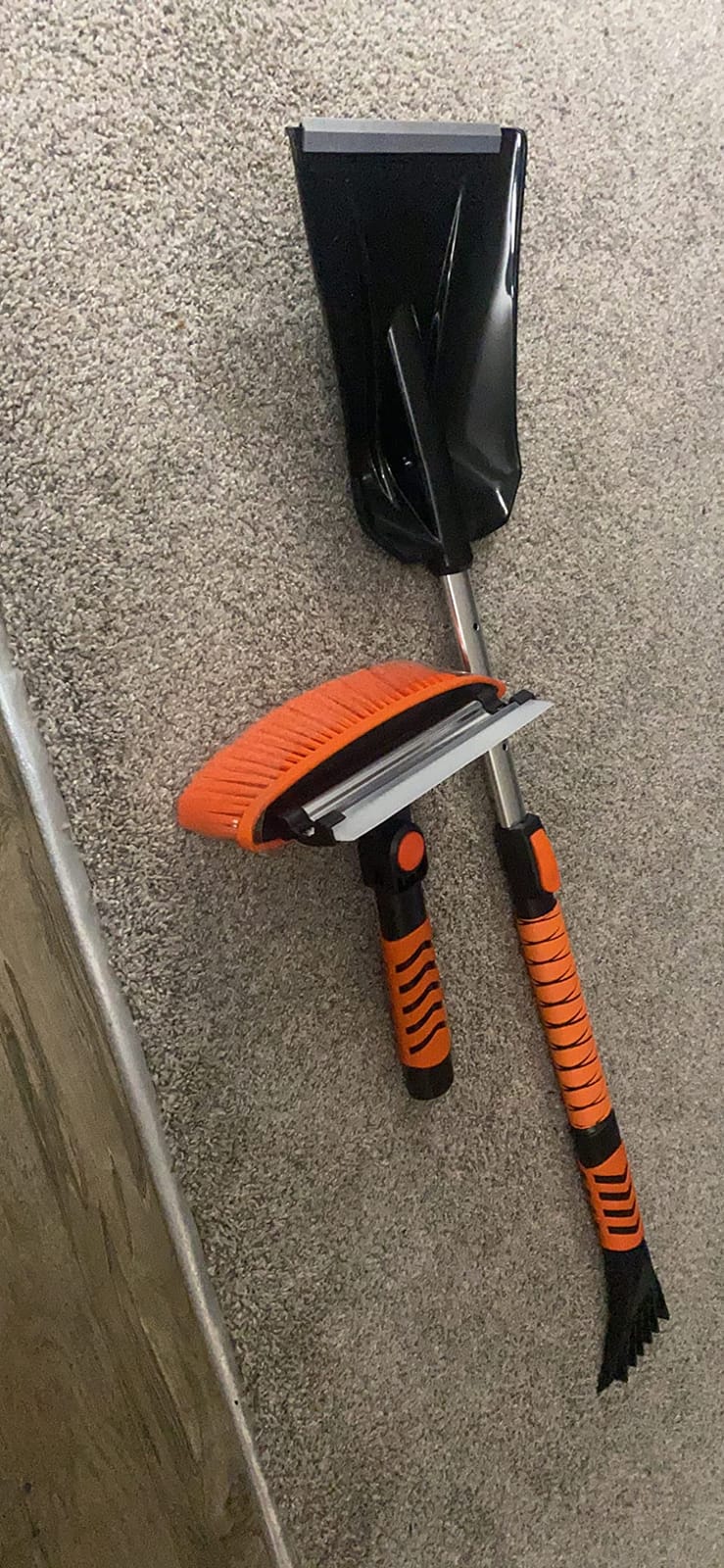 42'' Ice Scraper and Extendable Snow Brush Emergency Snow Shovel Snow Broom with Foam Grip 180° Pivoting Brush Head Snow Scraper for Cars, Trucks, SUVs, Vehicle customer photo 1