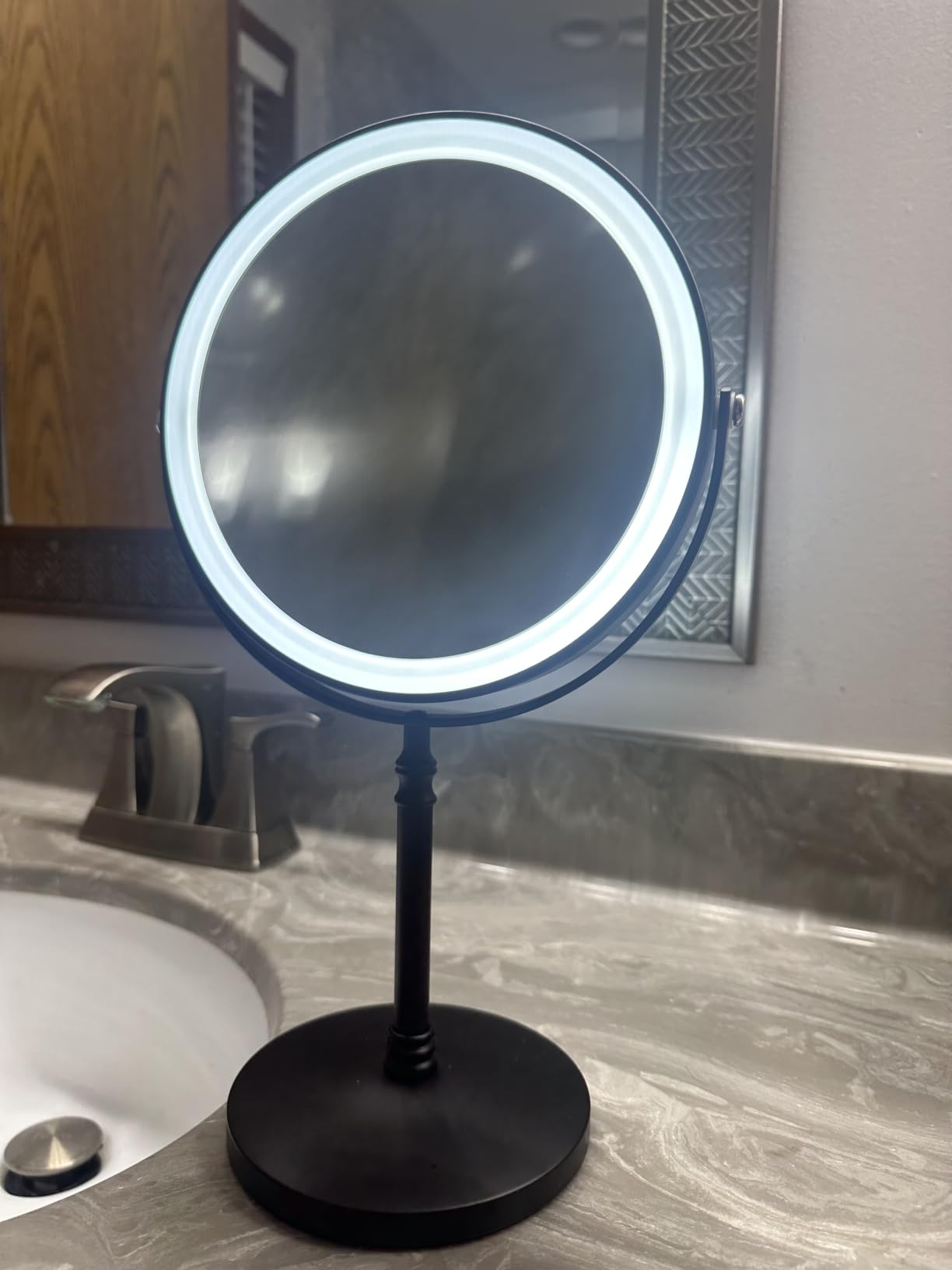 DEIOVWXS Makeup Mirror, Rechargeable Vanity Mirror with 3 Lights, 1X/10X customer photo 2