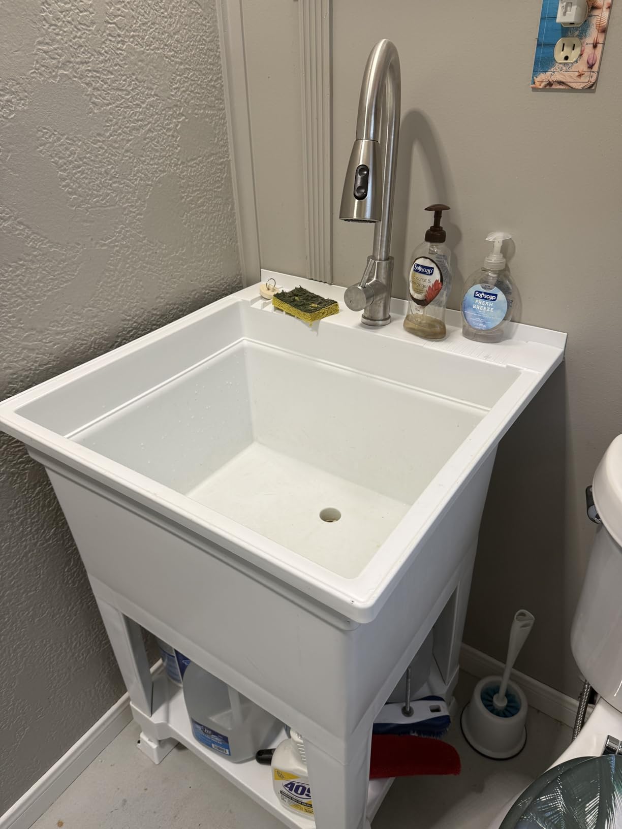 UTILITYSINKS Freestanding Utility Sink - Quick Connect Drain - 24 x 24 in customer photo 1