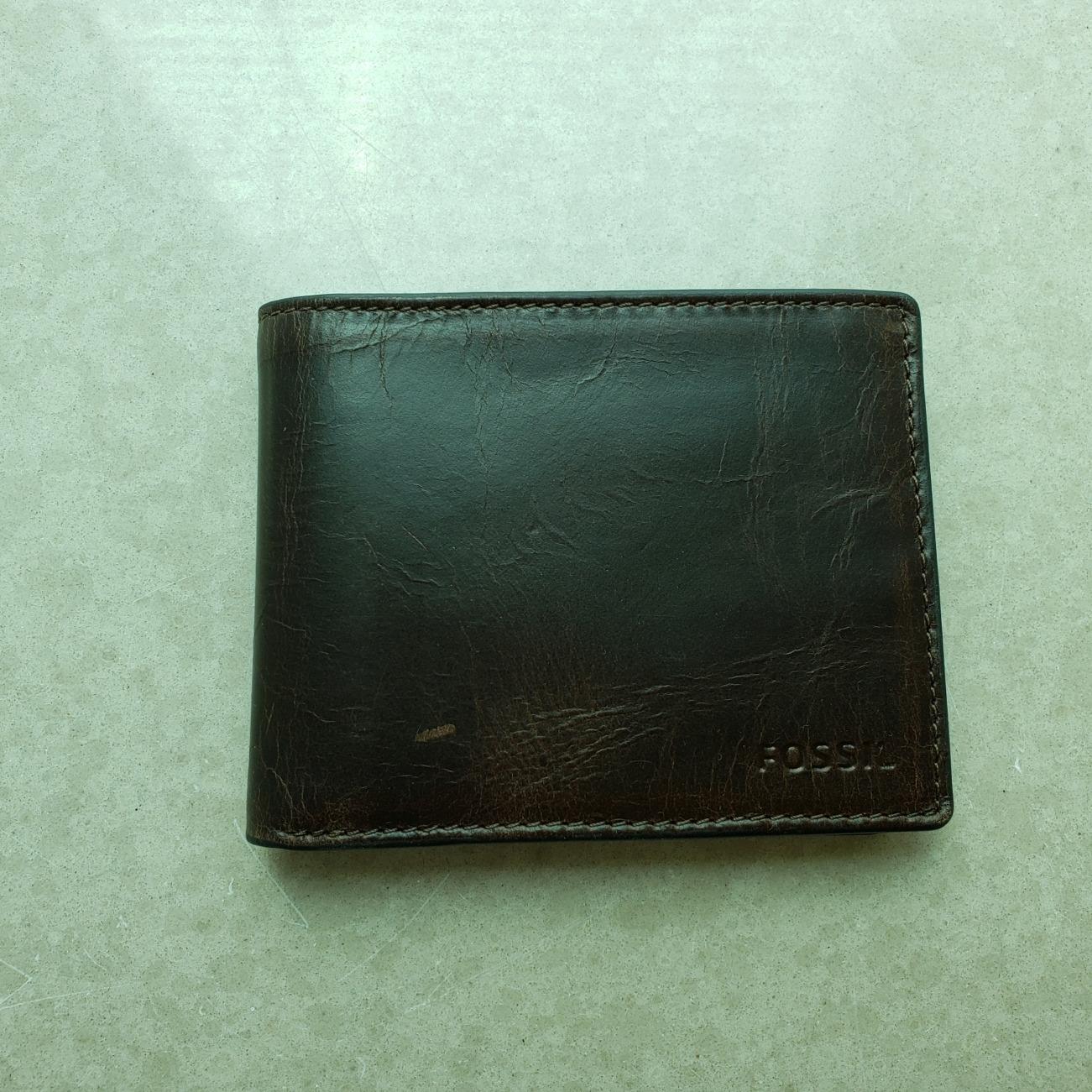 Fossil Men's Wallet, Derrick Leather RFID-Blocking Wallet, Bifold with Flip ID, Black customer photo 2