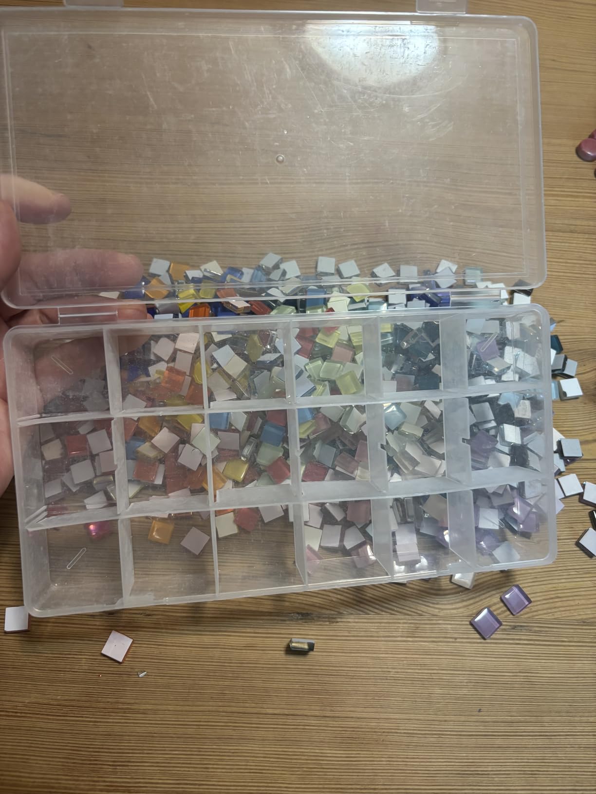 900 pcs 2.2LB Glass Mosaic Tiles, 18 Colors 10mm Mosaic Glass Pieces with Storage Box, Transparent Mosaic Tiles for Crafts Bulk, Mosaic Supplies for Home Decoration, Art Crafts customer photo 1
