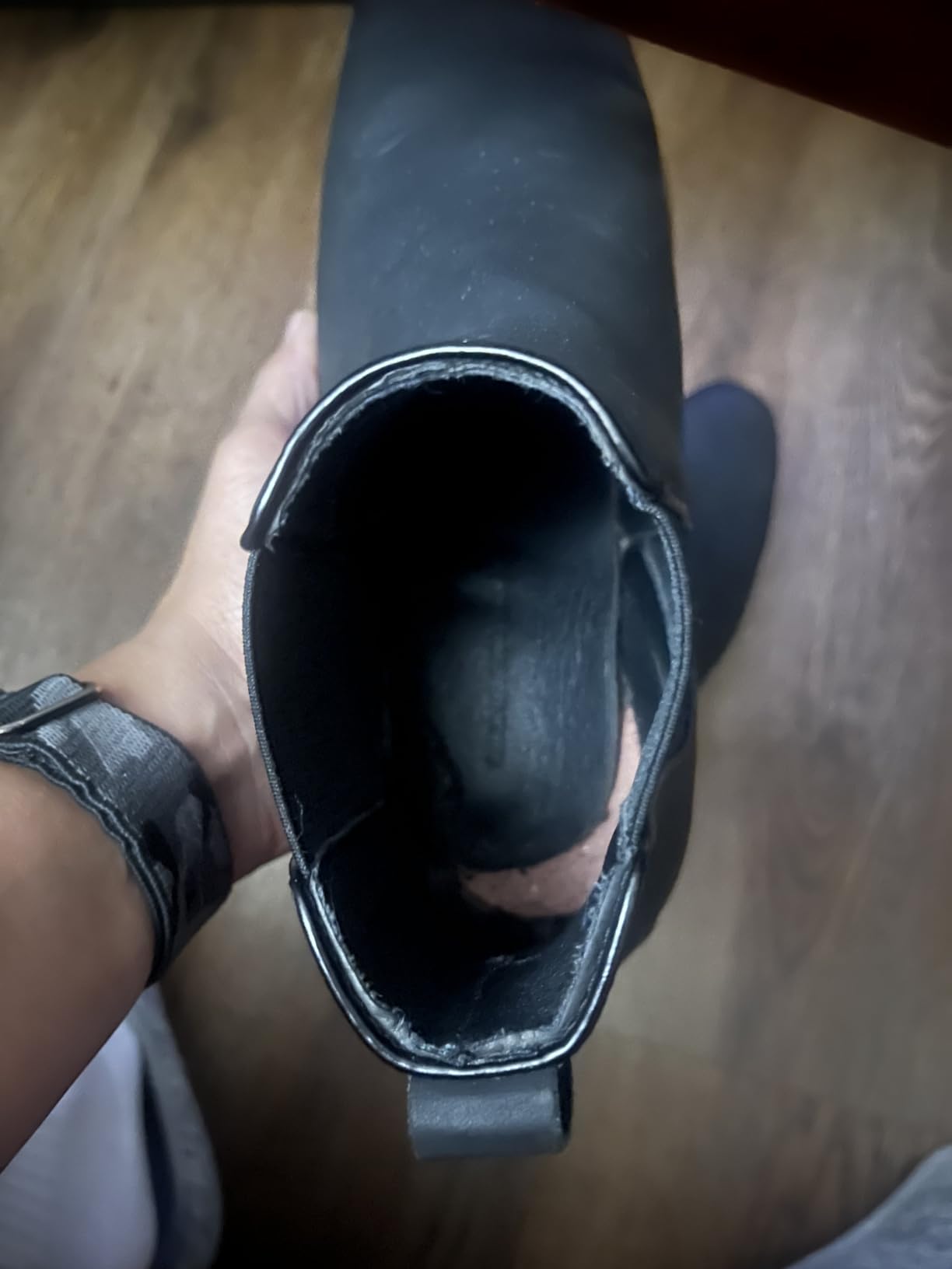 Amazon Essentials Men's Leather Chelsea Boot customer photo 1