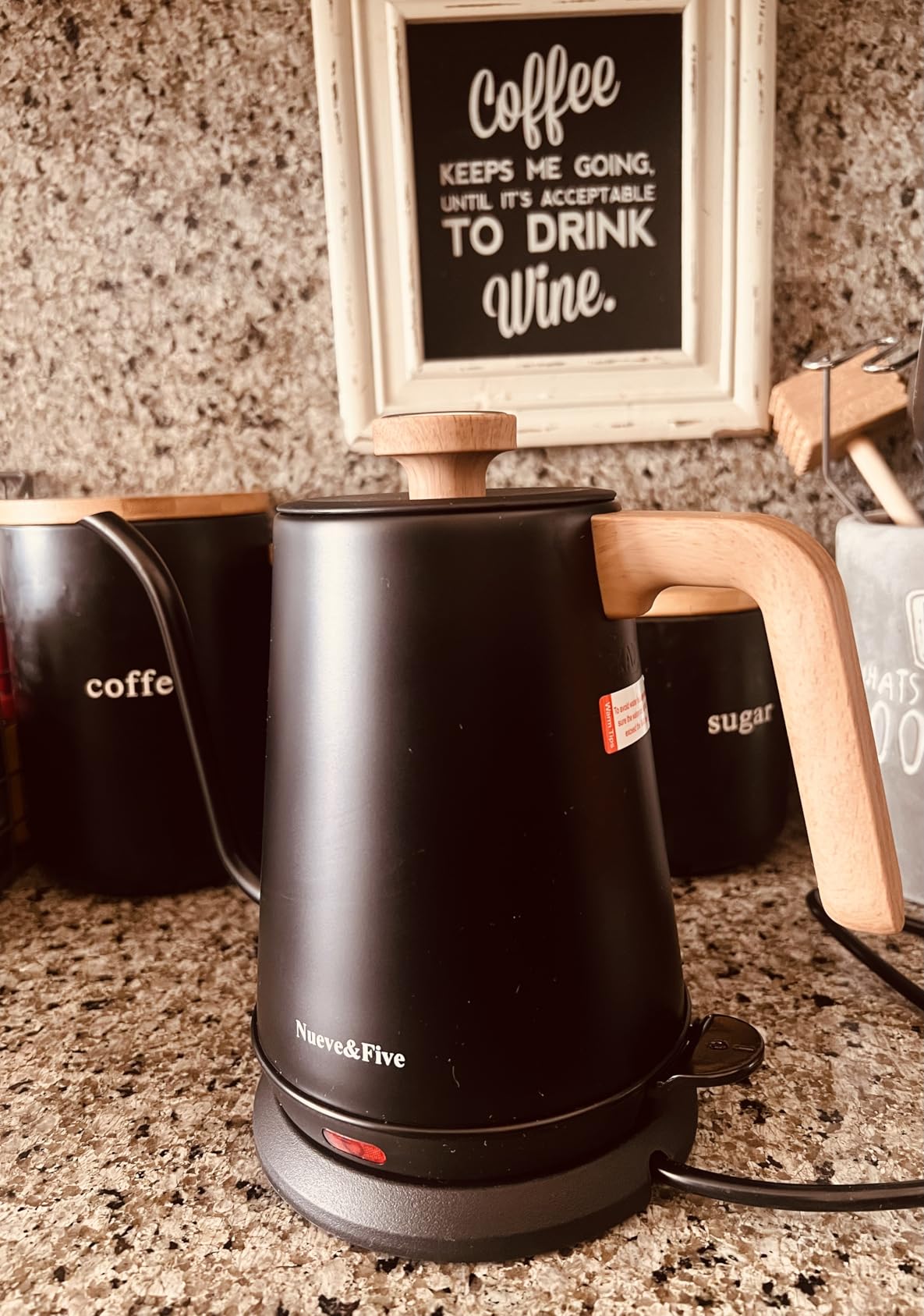 Nueve&Five Electric Gooseneck Kettle with Thermometer, 1.0L Pour Over Hot Water Kettle for Coffee and Tea, 1000W, Auto Shutoff, Boil-Dry Protection, Matte Black customer photo 1