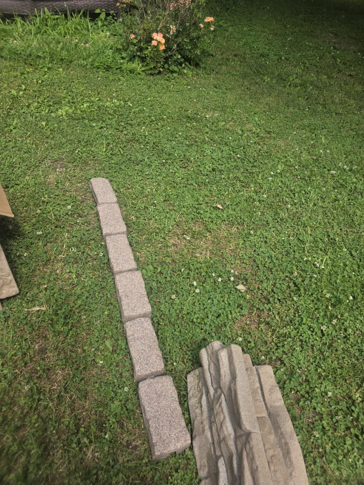Beuta Landscape Edging | Garden Edging Border | Polyrock Bricks for Lawn Edging, Flower beds, Pathways & Yard Edging– 4 Packs | Each Section Has 6 Bricks 48