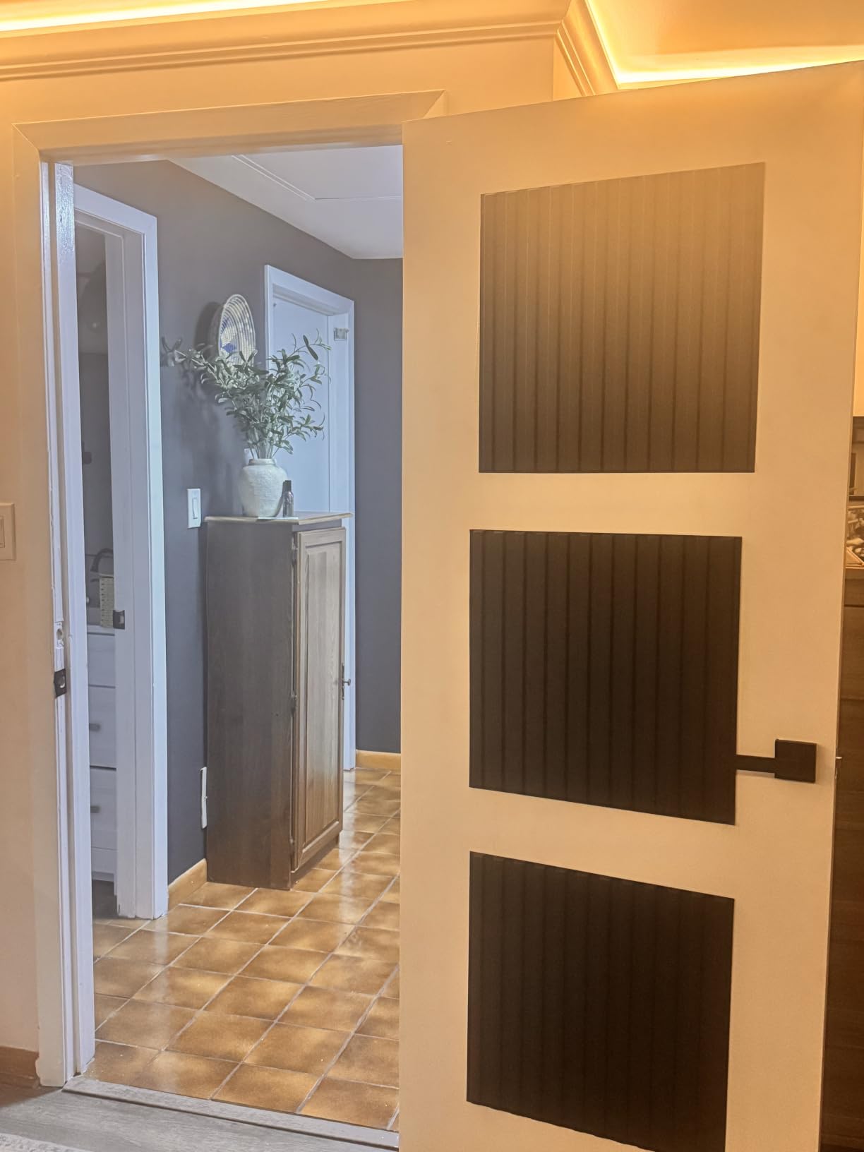 Art3d 3D Fluted Textured Slat Wall Panels, 19.7 x 19.7 in, 12-Pack, Black customer photo 1