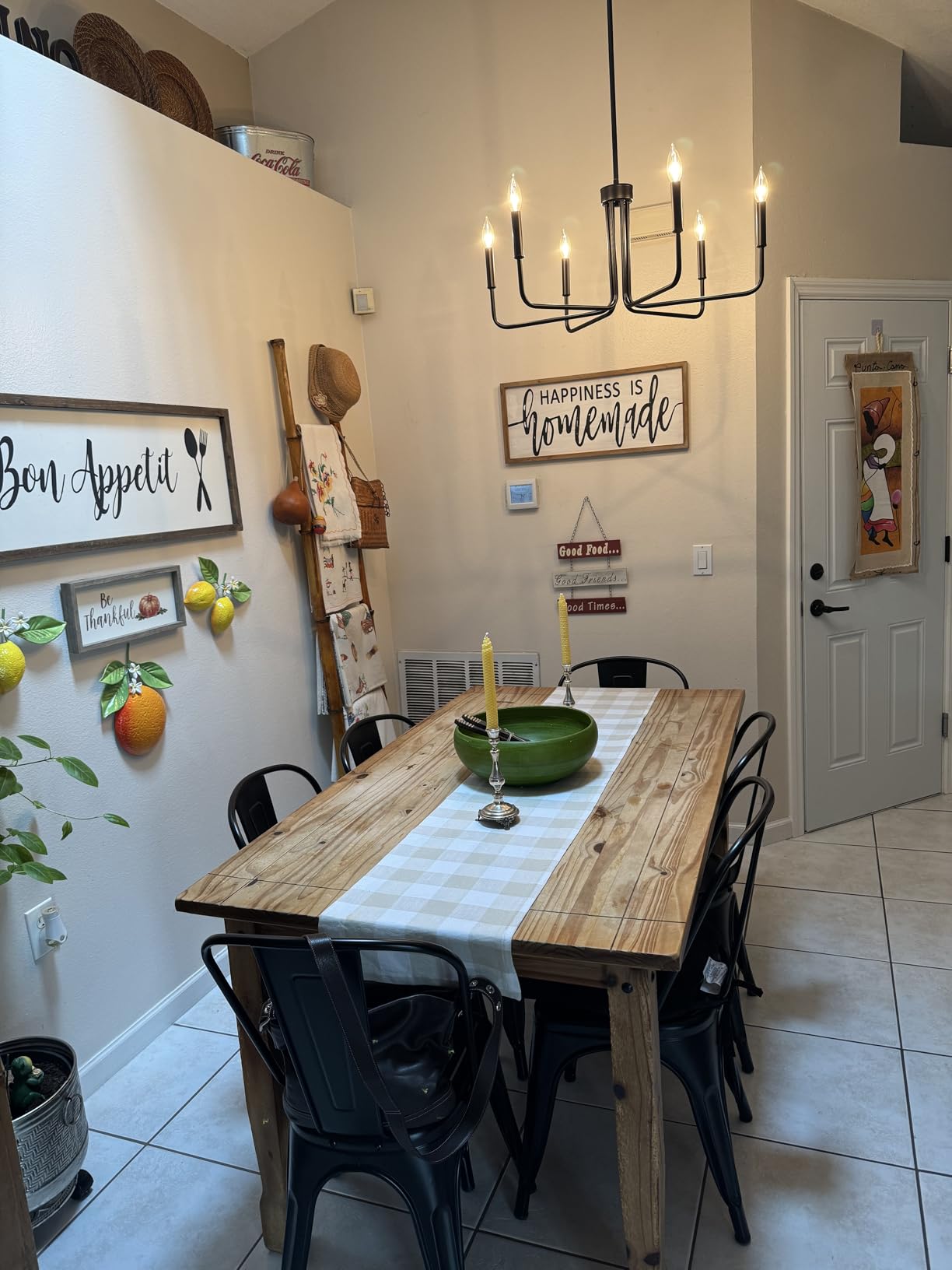 Black Chandelier, 6-Light Farmhouse Chandelier for Dining Room Lighting Fixtures Hanging, Industrial Modern Chandelier for Bedroom, Foyer, Hall, Kitchen, Living Room, Entryway (No Assembly Required) customer photo 1