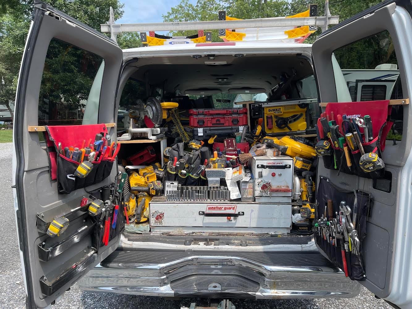DEWALT 20V MAX* Belt Sander, Cordless, Brushless, Tool Only (DCW220B) | Tool only, variable speed, dust collection customer photo 1