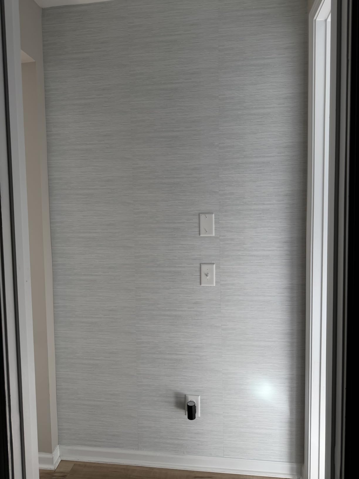 NuWallpaper x Society Social Green Classic Faux Grasscloth Peel & Stick Wallpaper, SSS6007 customer photo 2