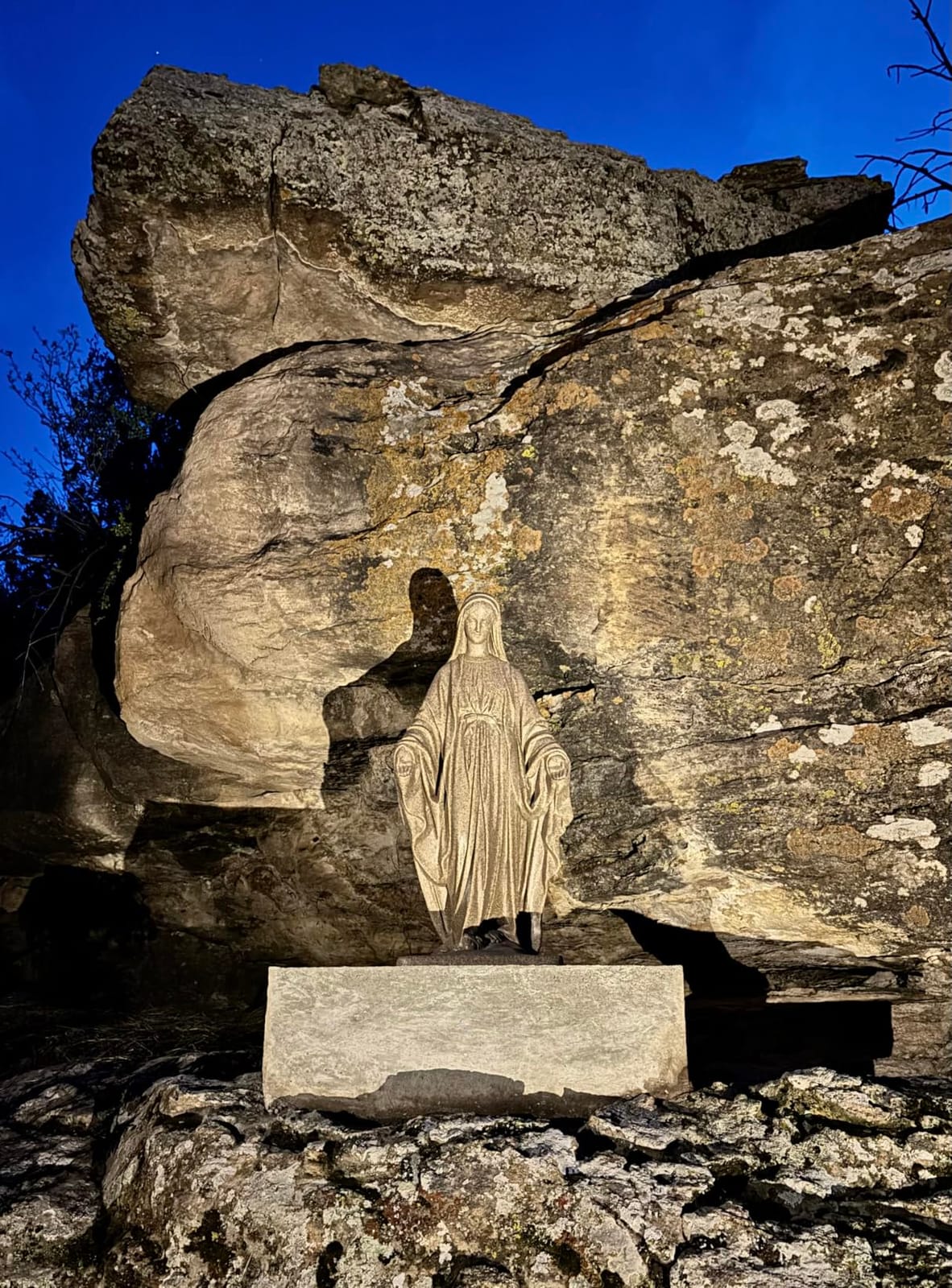 Emsco Group Virgin Mary Statue - Natural Sandstone Appearance - Made of Resin - Lightweight - 34
