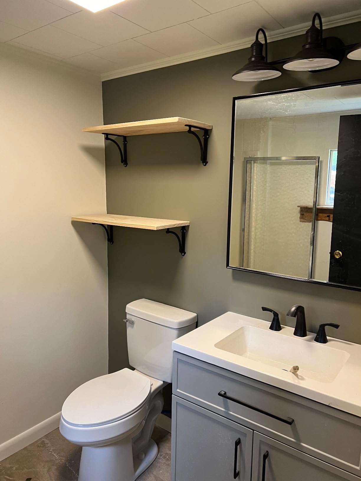 TokeShimi 24x36 in Bathroom Medicine Cabinet with Mirror, Adjustable Shelves customer photo 2