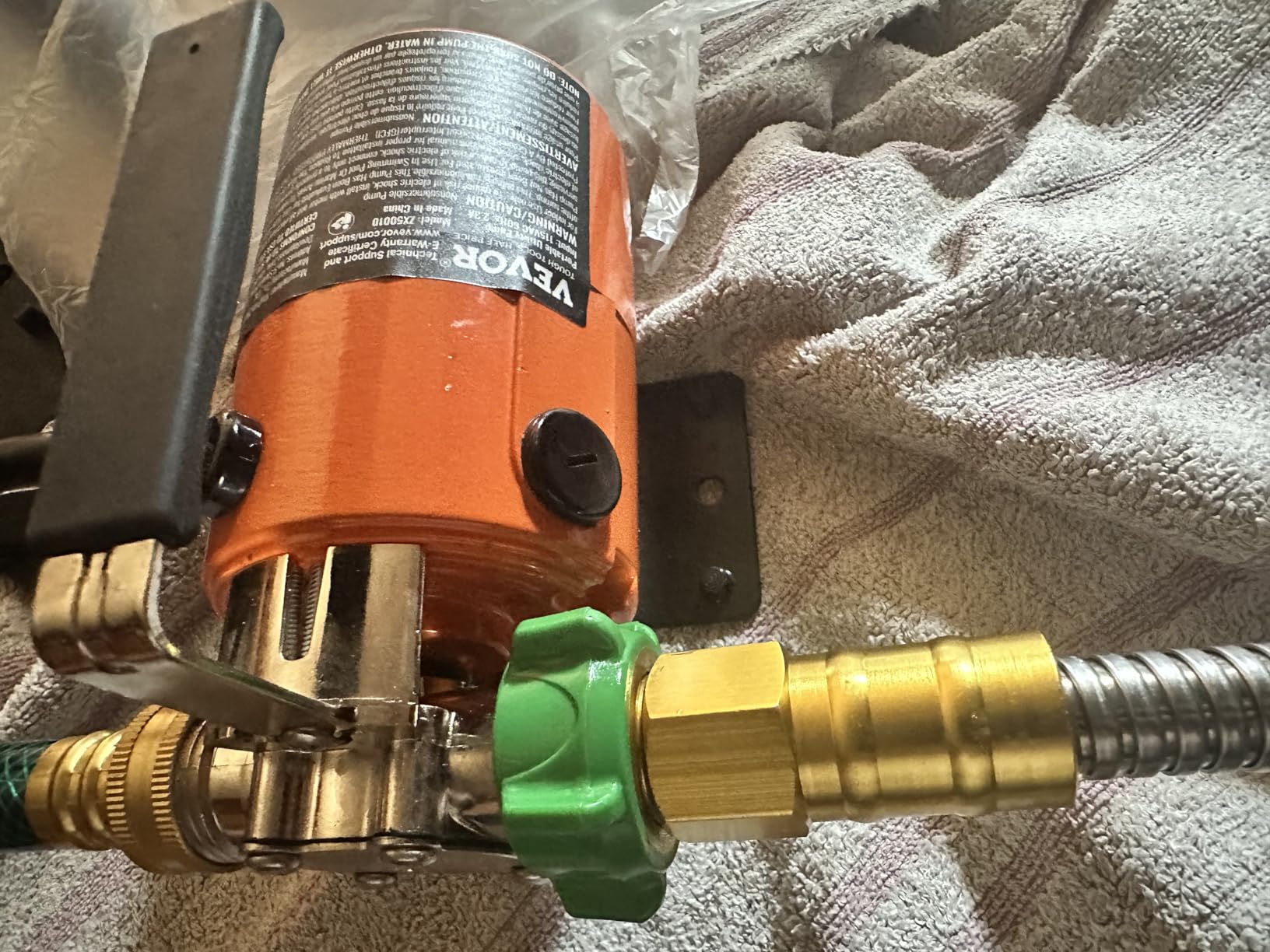 VEVOR Cast Iron Water Transfer Pump, 115V AC, 1600 GPH 1/2HP, Portable customer photo 1