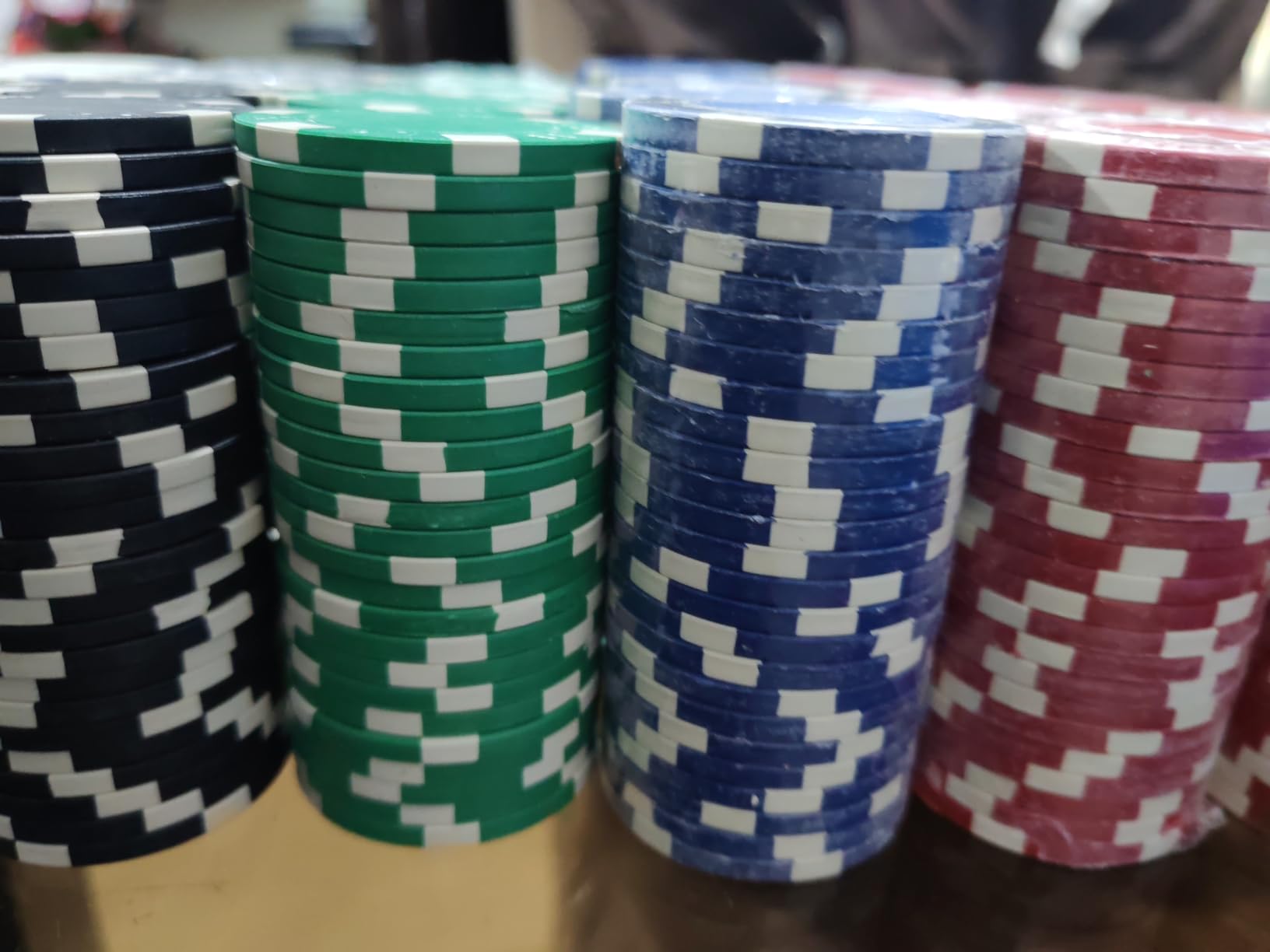 11.5 Gram Poker Chips,200pc Casino Chips Poker for Texas Hold'em, Blackjack Chips,Casino Poker Games Kit,Poker Chips Clay Set for Card Board Game,Bulk Poker Chip,Gambling Chips customer photo 1