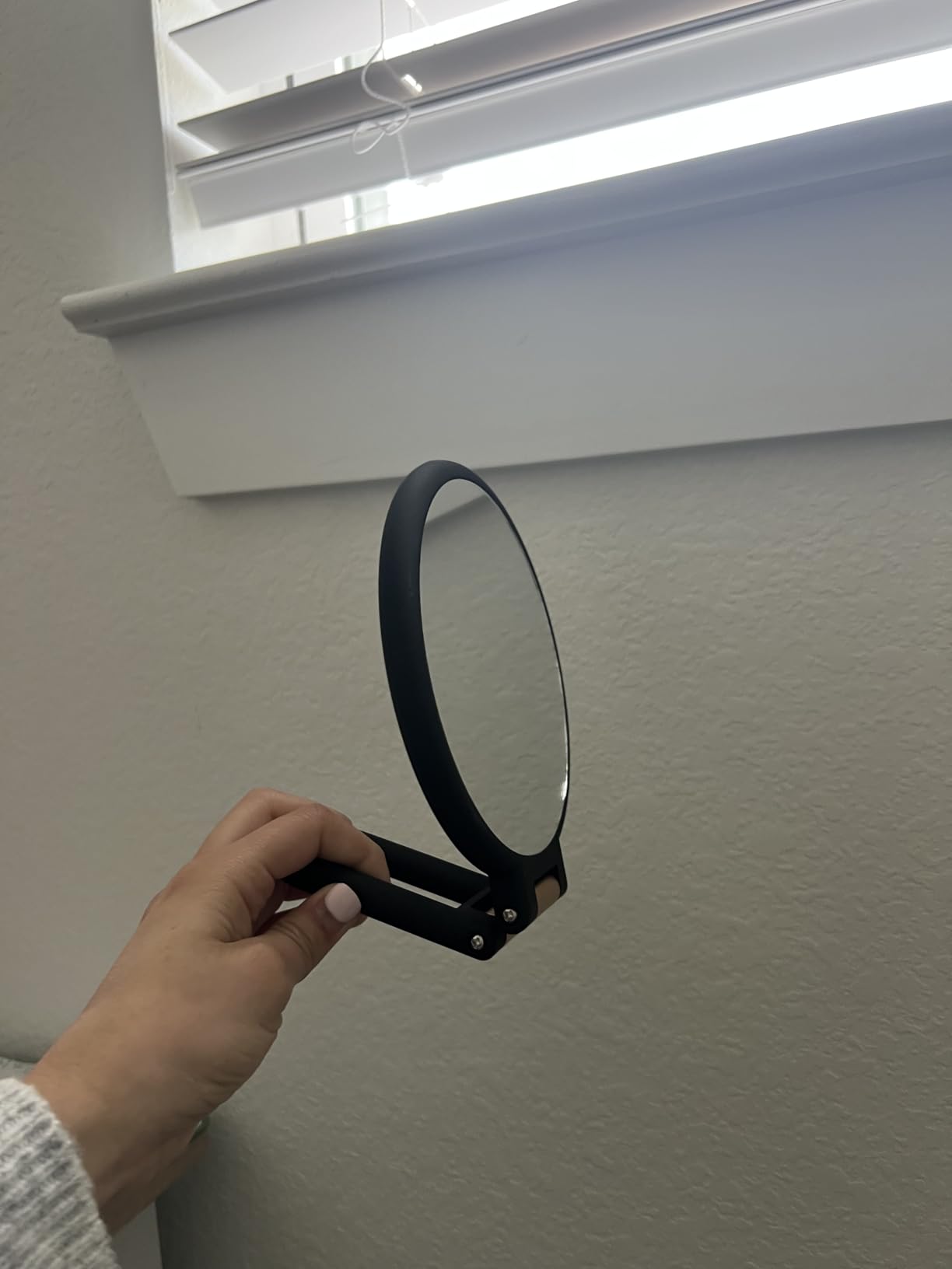 Sifolo 30x Magnifying Mirror, Travel Hand Mirrors with Handle - Double Side Handheld Mirror with 1X 30X Magnification & Adjustable Handle/Stand, Hand Held Foldable Travel Mirror for Makeup(Black) customer photo 2