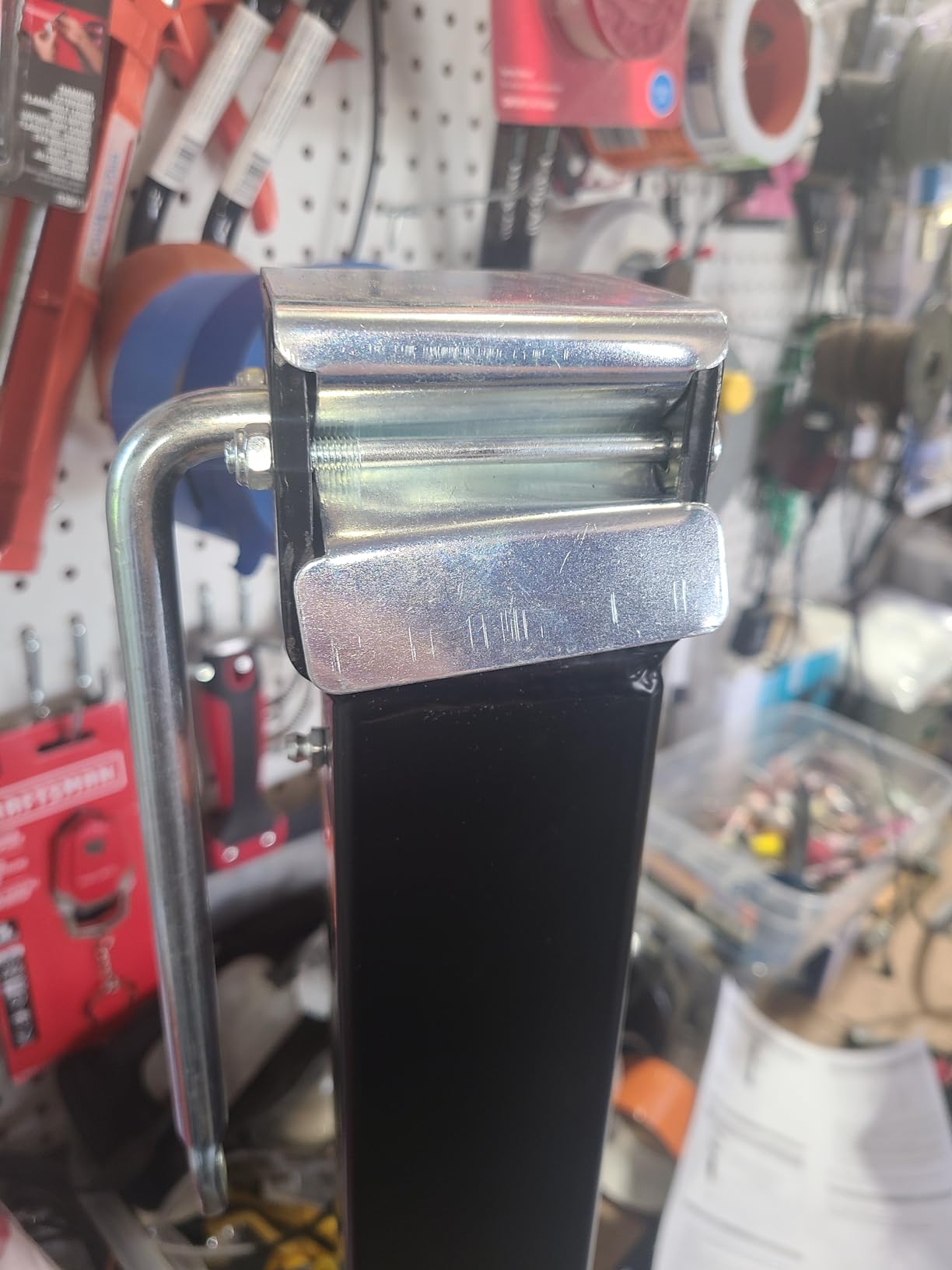 VEVOR 8000lbs Heavy-Duty Square Direct Weld on RV Jack, 15-1/4 Inches Lift, Adjustable Drop Leg, for Lifting RV, Horse, Utility, Yacht Trailers, TJD-7000S customer photo 2