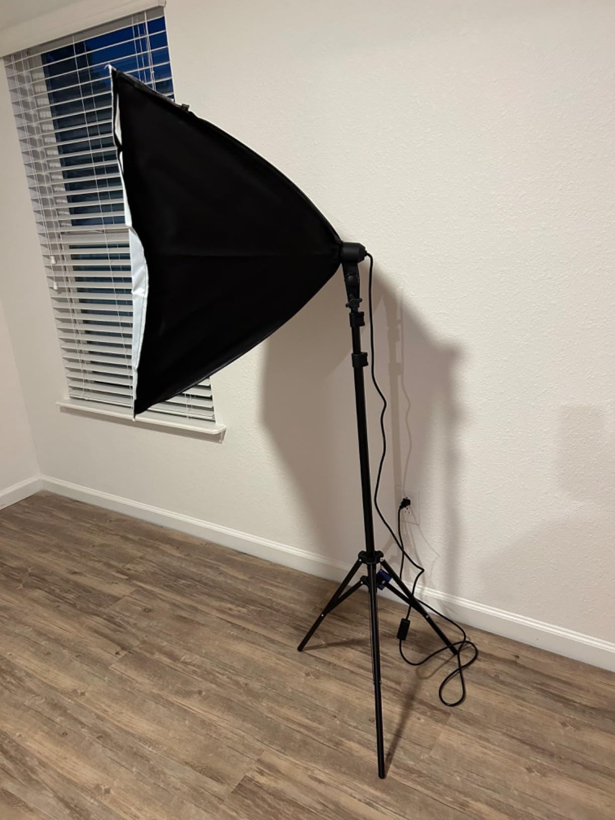 NEEWER 2 Pack 520W Equivalent RGB Softbox Lighting Kit App Control, NK800 customer photo 1
