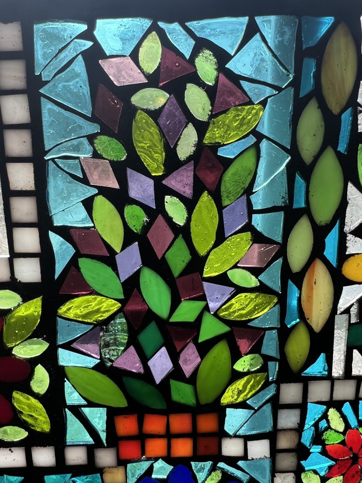 Yoption 100 Pieces Petal Mosaic Tiles, Hand-Cut Stained Glass Flower Leaves Tiles for Art Craft and Home Decorations (Turquoise) customer photo 1