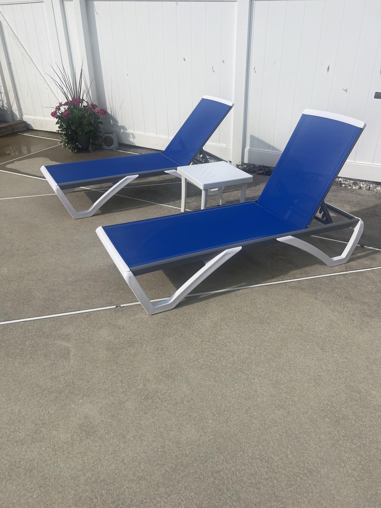 Kozyard Outdoor Chaise Lounge Chair, Full Flat Adjustable Patio Lounger with Aluminum Frame & Resin Legs, Textilene Fabric for Poolside, Backyard & Beach (Aqua, 2Chairs + Table) customer photo 2