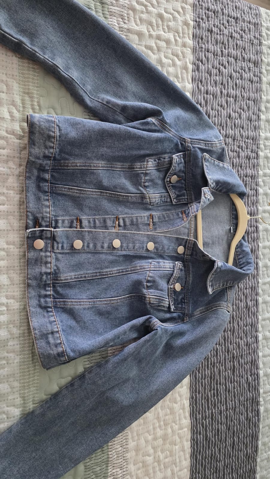 andy & natalie Women's Denim Jackets Cropped Long Sleeve Basic Button Down Crop Jean Shacket with Pockets customer photo 1