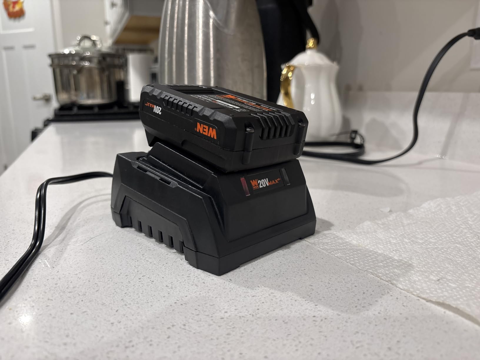 WEN 20V Max Cordless 18-Gauge Brad Nailer with 2.0Ah Battery and Charger (20512) customer photo 1