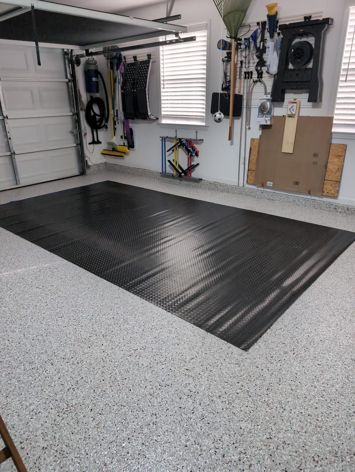 TUFFIOM 7.5 x 17 FT Garage Floor Mat, Thickened Diamond Plate PVC Garage Mats Flooring Roll for Under Car, Garage Car Parking Mats for Compact SUVS, Sports Car customer photo 2