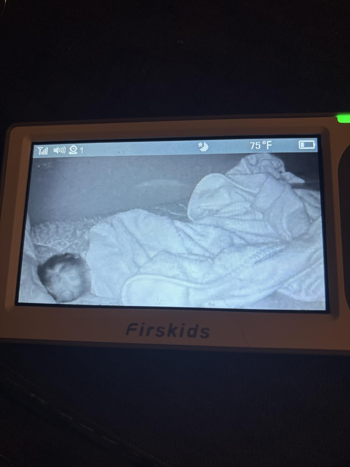 Baby Monitor - 1000ft Long Range Baby Monitor with Camera and Audio No WiFi, Built in 3500mAh Battery,Auto Night Vision, Temperature, 2-Way Talk, 8 Lullabies, 4.3'' Screen customer photo 2