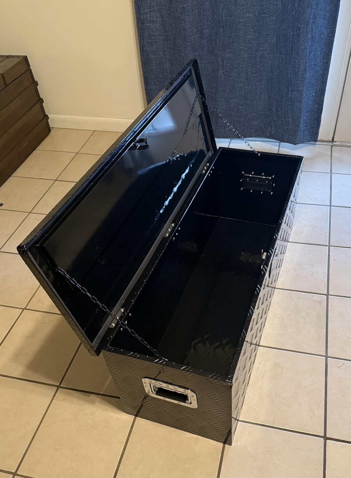 70 Inch Truck Tool Box Gull Wing Crossover Aluminum Black Pickup Truck Bed Storage, Waterproof Side Truck Box with Lock and Key for RVs, ATVs, Trailer & Truck (70