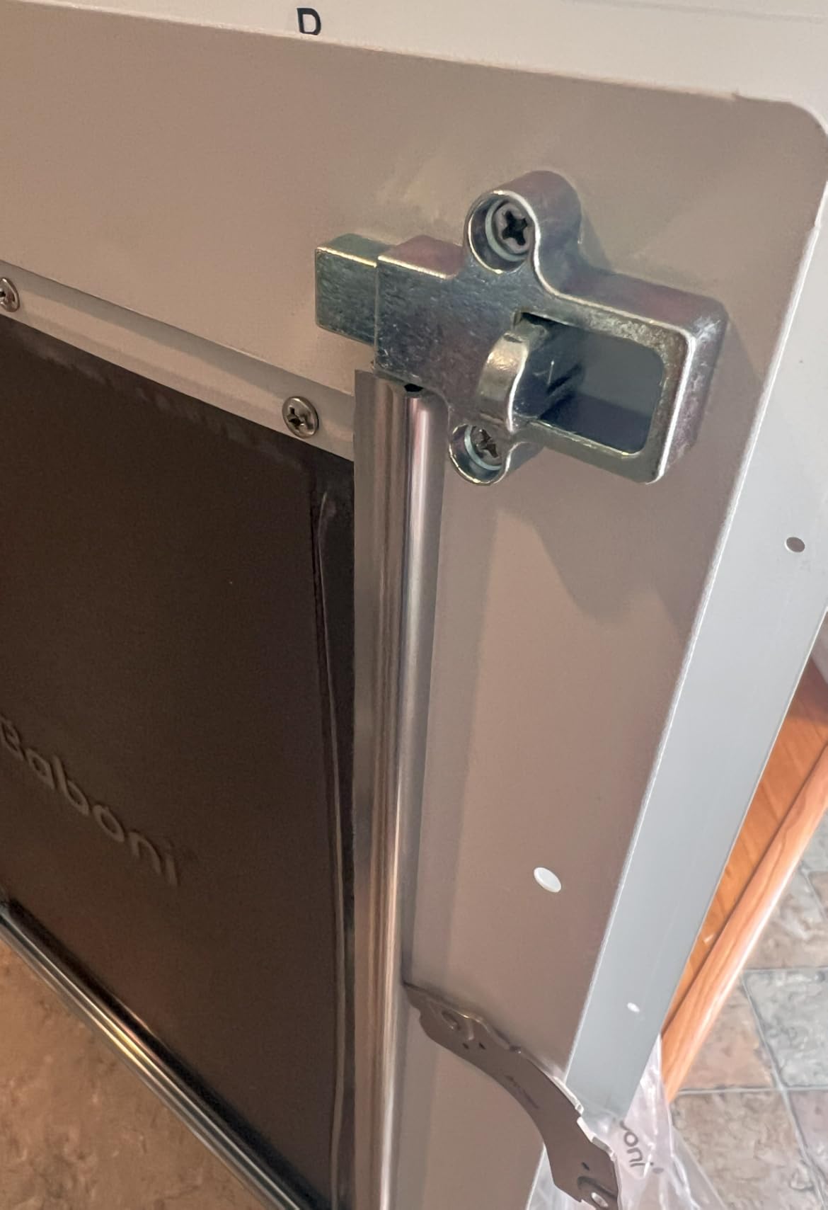 Baboni Pet Door for Wall,3-Flap,Steel Frame and Telescoping Tunnel, Aluminum Lock, Double Flap Dog Door and Cat Door, Strong and Durable (Pets Up to 100 Lb) -Large customer photo 2