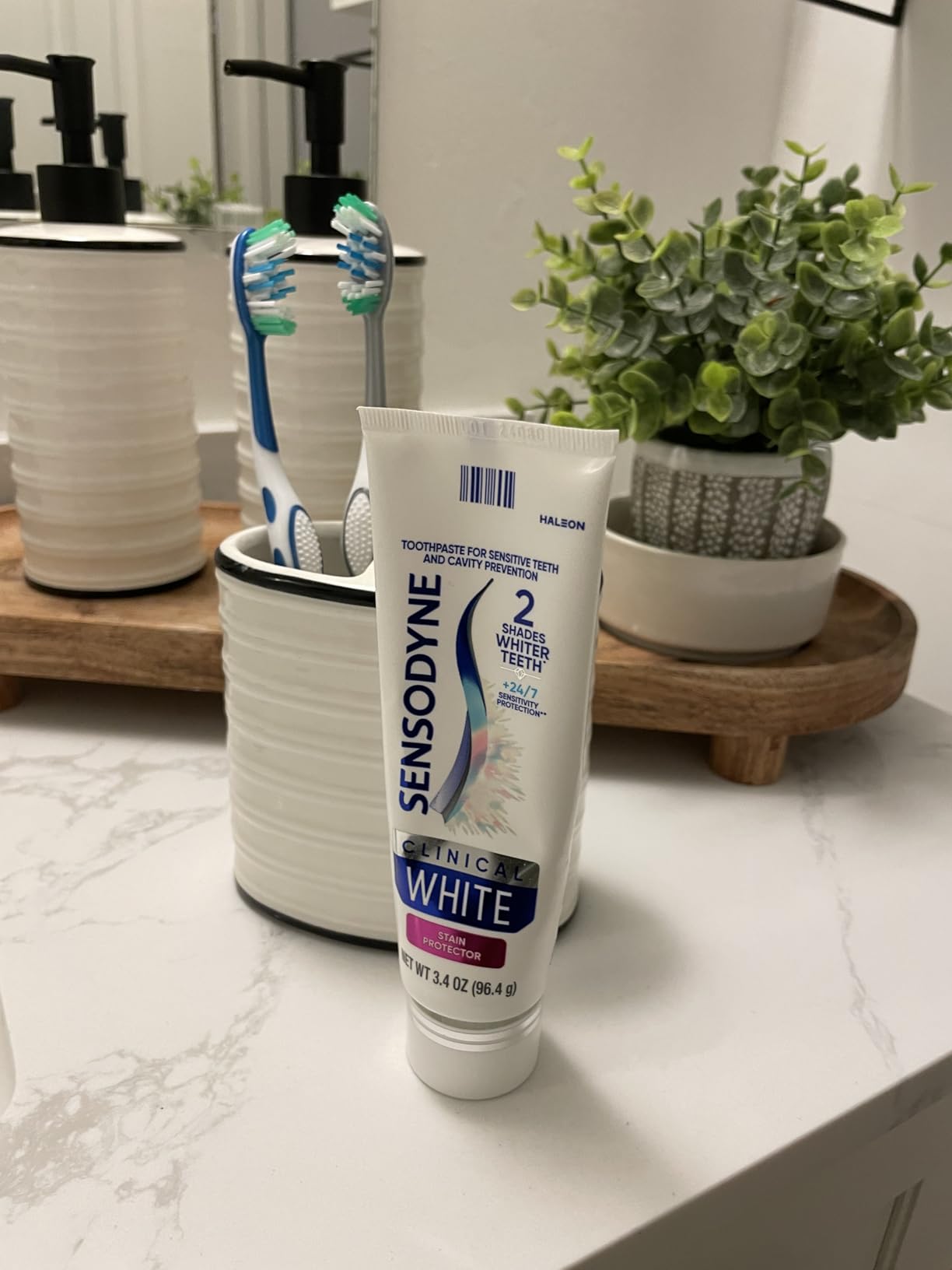 Sensodyne Clinical White Stain Protector Toothpaste, 3.4 oz customer photo 1