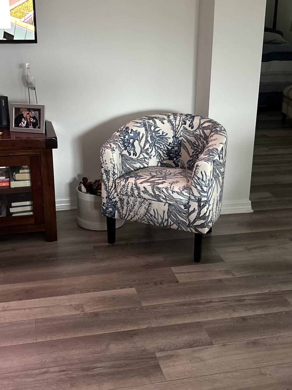 BELLEZE Accent Barrel Chair Set of 2, Linen Round Chair Club Tub Sofa Corner Chair with Flared Legs and Cozy Soft Padding for Living Room Bedroom Waiting Room - Brown customer photo 2