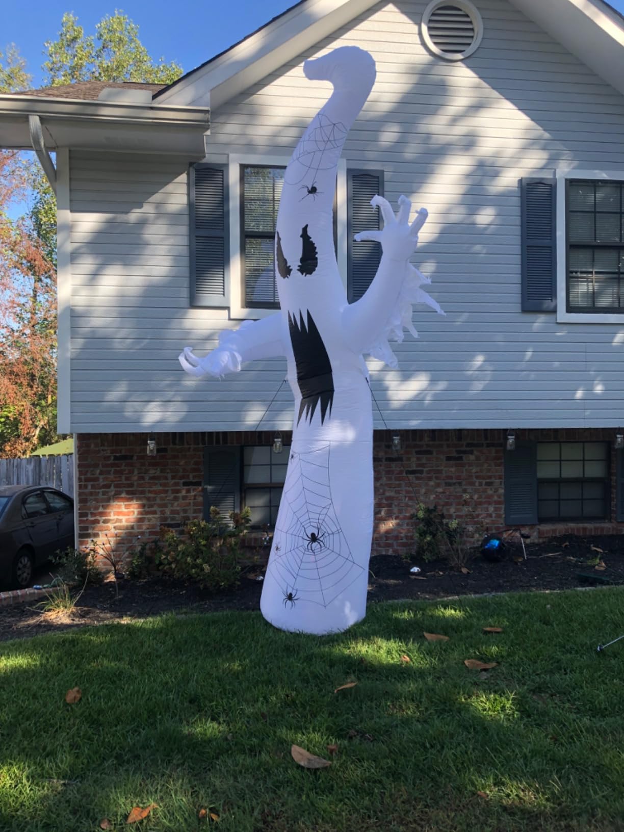 GOOSH 12 FT Halloween Inflatables Ghost Outdoor Decorations Blow Up Yard Giant Towering Terrible Spooky Flame Lamp Ghost with Built-in LEDs for Garden Lawn Indoor Party Decor customer photo 1