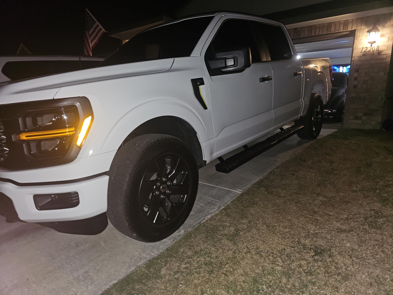 Running Boards for 15-26 Ford F-150 & 17-26 F250 Super Duty SuperCrew Cab customer photo 2