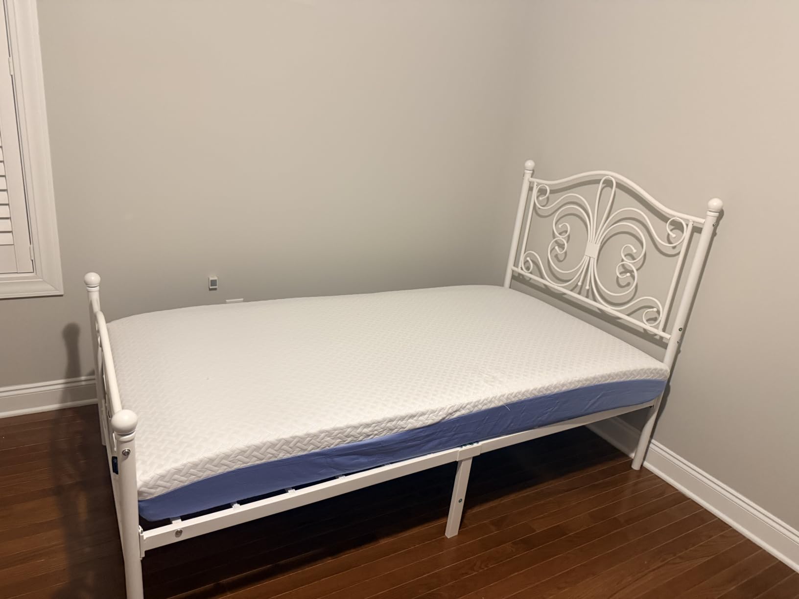 Zinus 12 Inch Queen Cooling Essential Memory Foam Mattress, Medium Feel customer photo 2