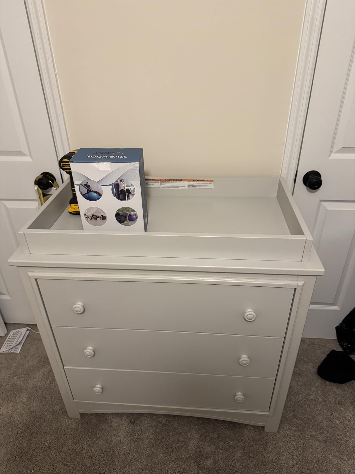 Delta Children Perry 3 Drawer Dresser with Changing Top and Interlocking Drawers, Moonstruck Grey customer photo 1