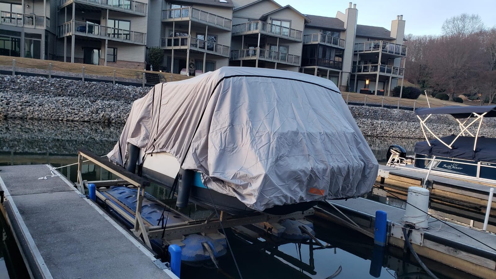 RVMasking Pontoon Boat Cover, 1400D Reinforced, Motor Cover, 21-24ft, Gray | Heavy Duty Fabric Marine Grade, Air Vents, Trailerable, Waterproof, UV Resistant, fits 102