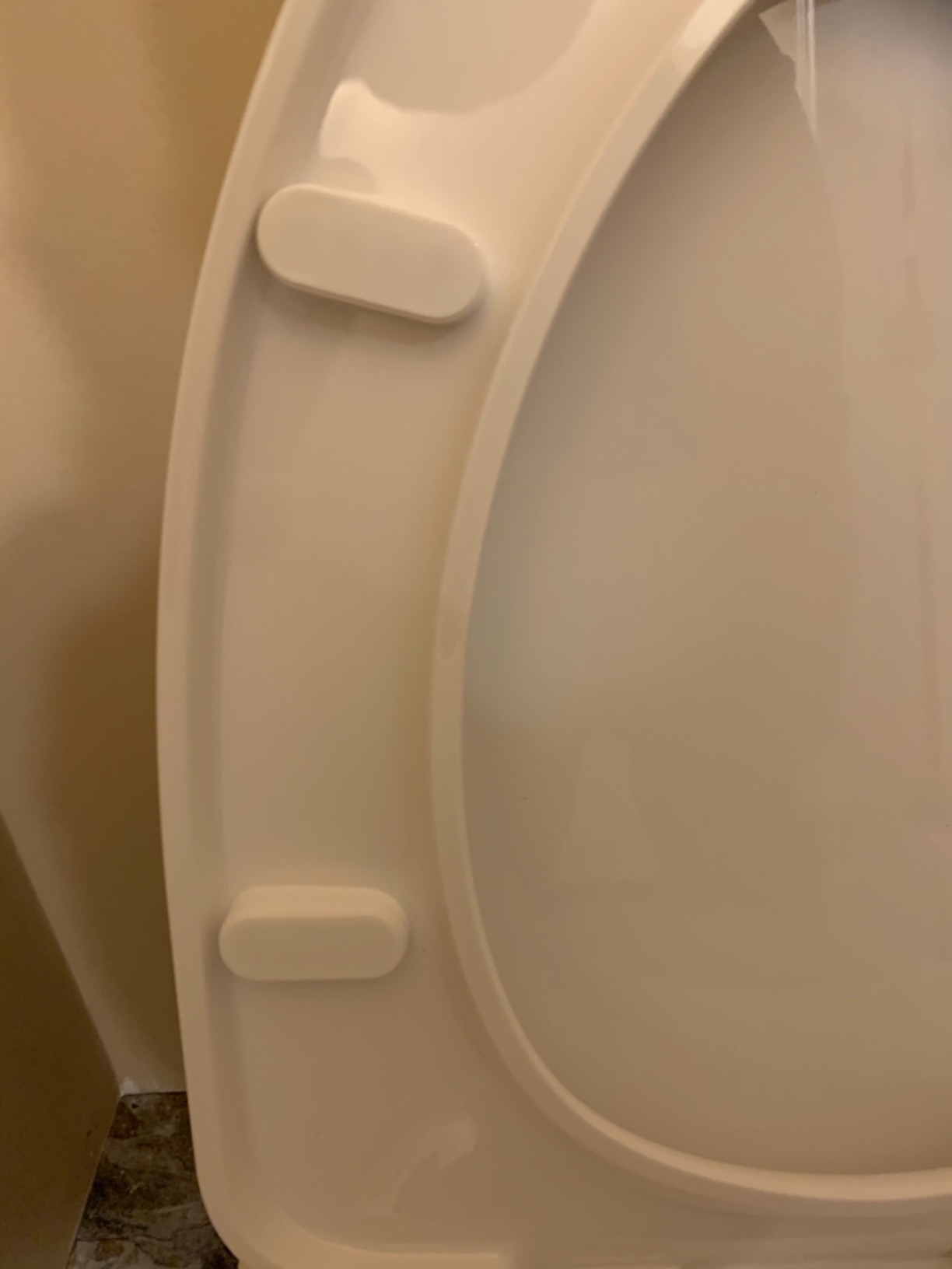 WOODBRIDGEE One Piece Toilet with Soft Closing Seat, Chair Height, 1.28 GPF Dual, Water Sensed, 1000 Gram MaP Flushing Score Toilet with Chorme Button, White,B0940-F-C customer photo 2