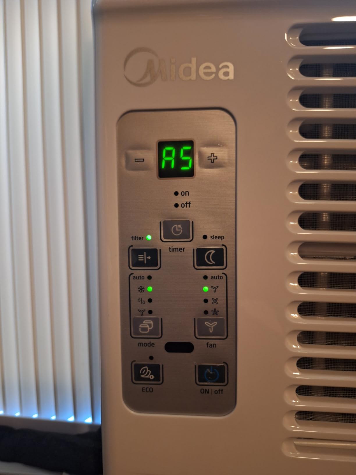 Midea 6,000 BTU Window Air Conditioner, 3-in-1 Cool/Fan/Dehumidifier Window AC Unit, Easycool Air Conditioner with Remote Control, Cools up to 250 Sq. Ft., Fits bedroom, study, office customer photo 1