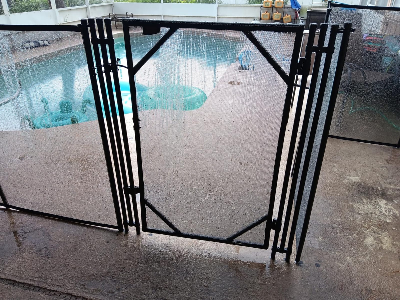VEVOR Pool Fence, 4 x 108 FT Pool Fences for Inground Pools, Removable Safety Pool Fencing, Easy DIY Installation Swimming Pool Fence, 340gms Teslin PVC Pool Fence Mesh Protects Kids and Pets customer photo 2