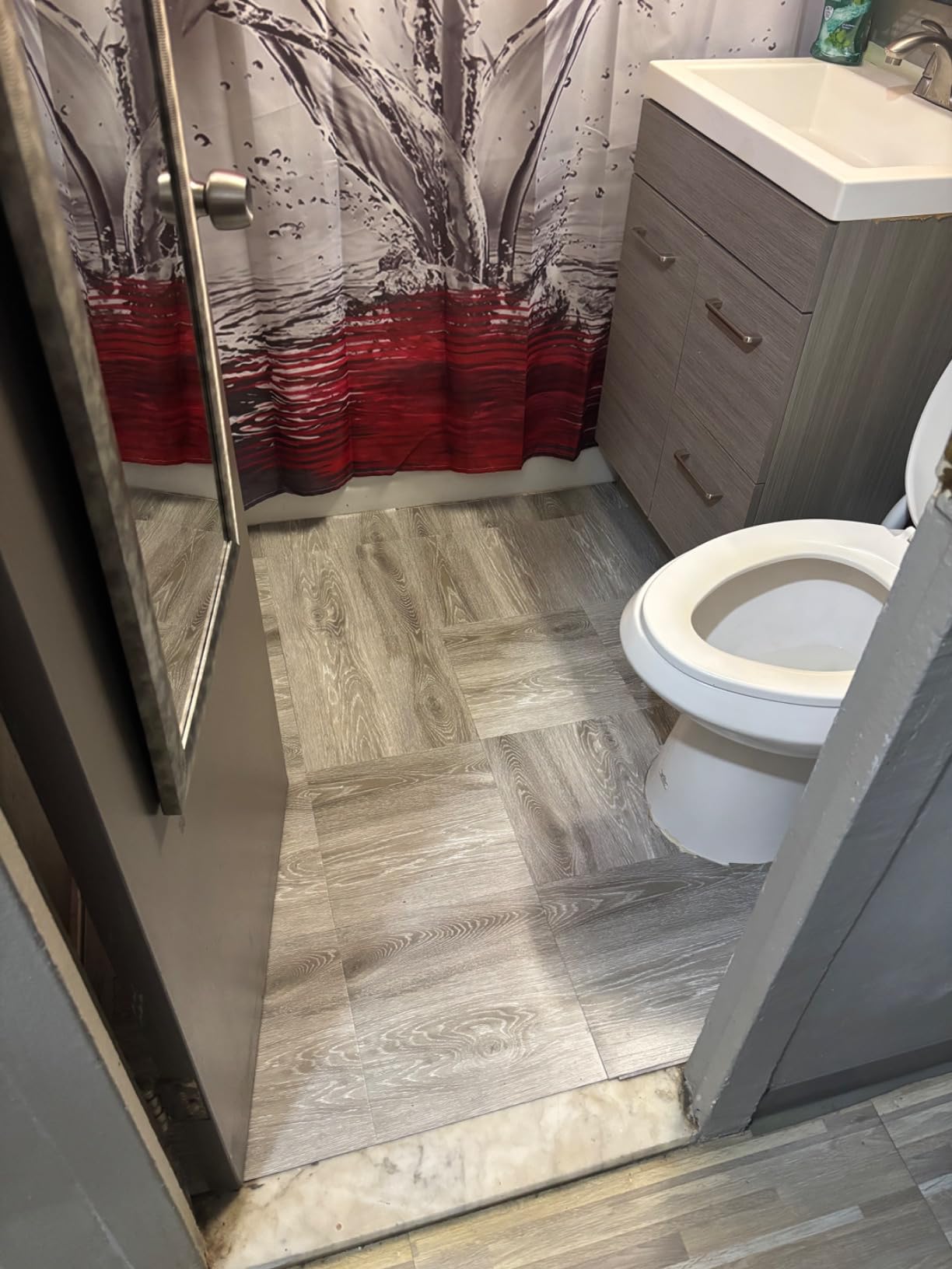 AKOLAFE 40 Sheet Vinyl Flooring 12 x 12 Peel and Stick Floor Tile Waterproof Clearance Vinyl Floor Tiles Wood Grey Self Adhesive Floor Tiles Sticky Laminate Flooring for Bathroom Kitchen Basement RV customer photo 2