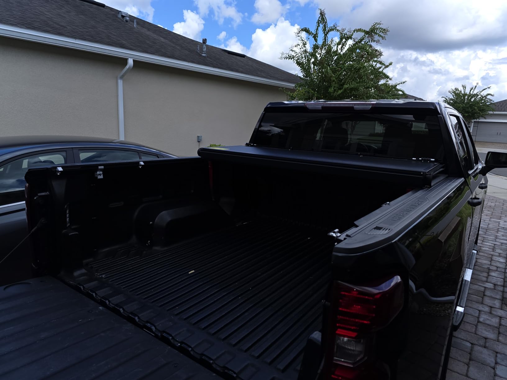 Rough Country Hard Low Profile Tri-Fold Tonneau Cover for Chevy Silverado & GMC Sierra 1500 (2019–2026) – Flush Mount Aluminum Bed Cover, Fits 5'10 Short Bed customer photo 1