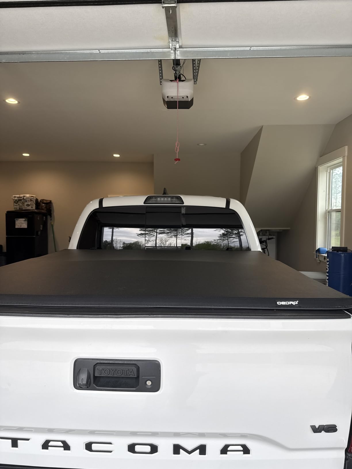 OEDRO Soft Trifold Truck Bed Tonneau Cover Fit for 2024-2026 Tacoma 5ft customer photo 1