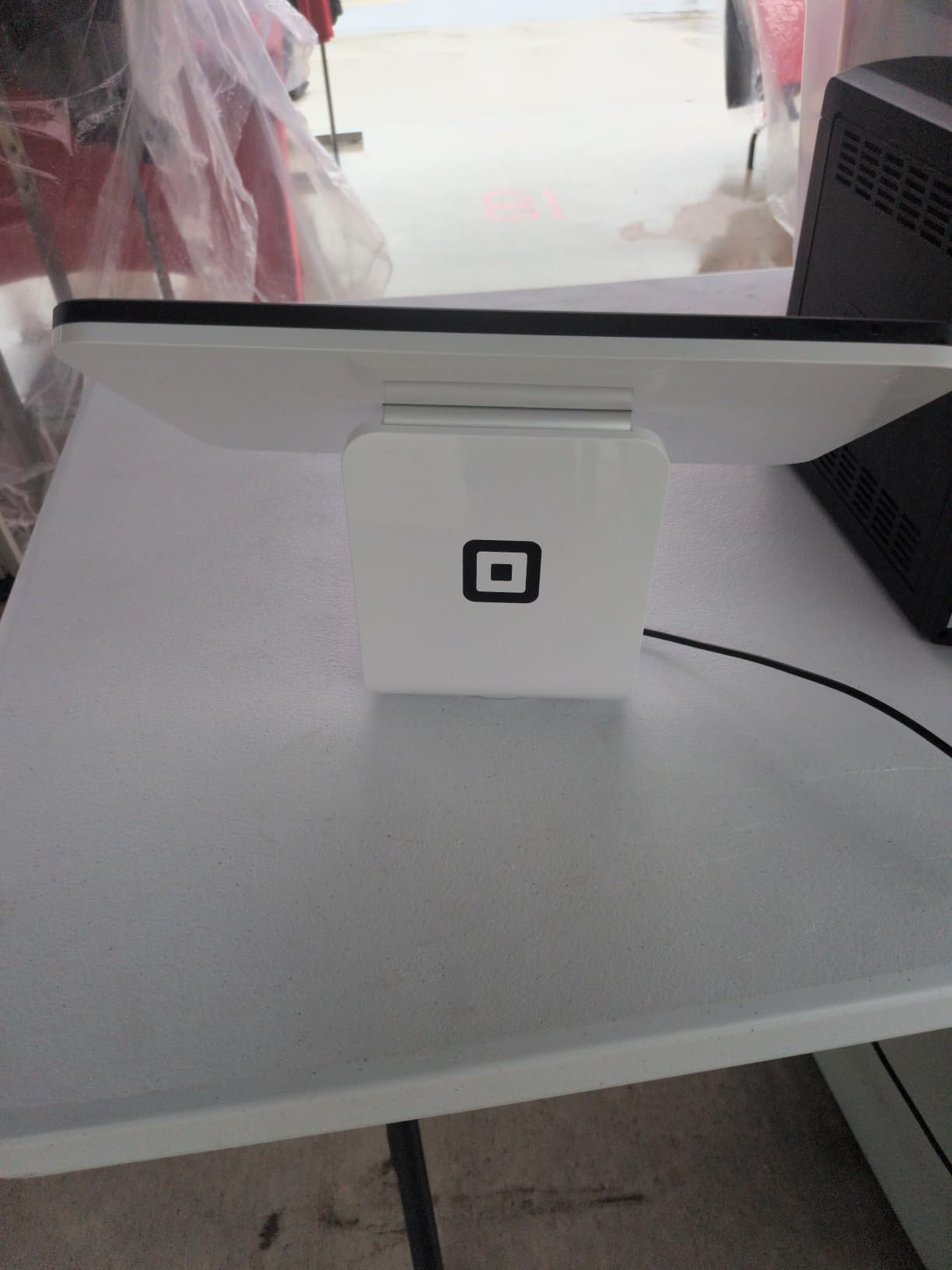 Square Stand for iPad (2nd Generation, USB-C) customer photo 1