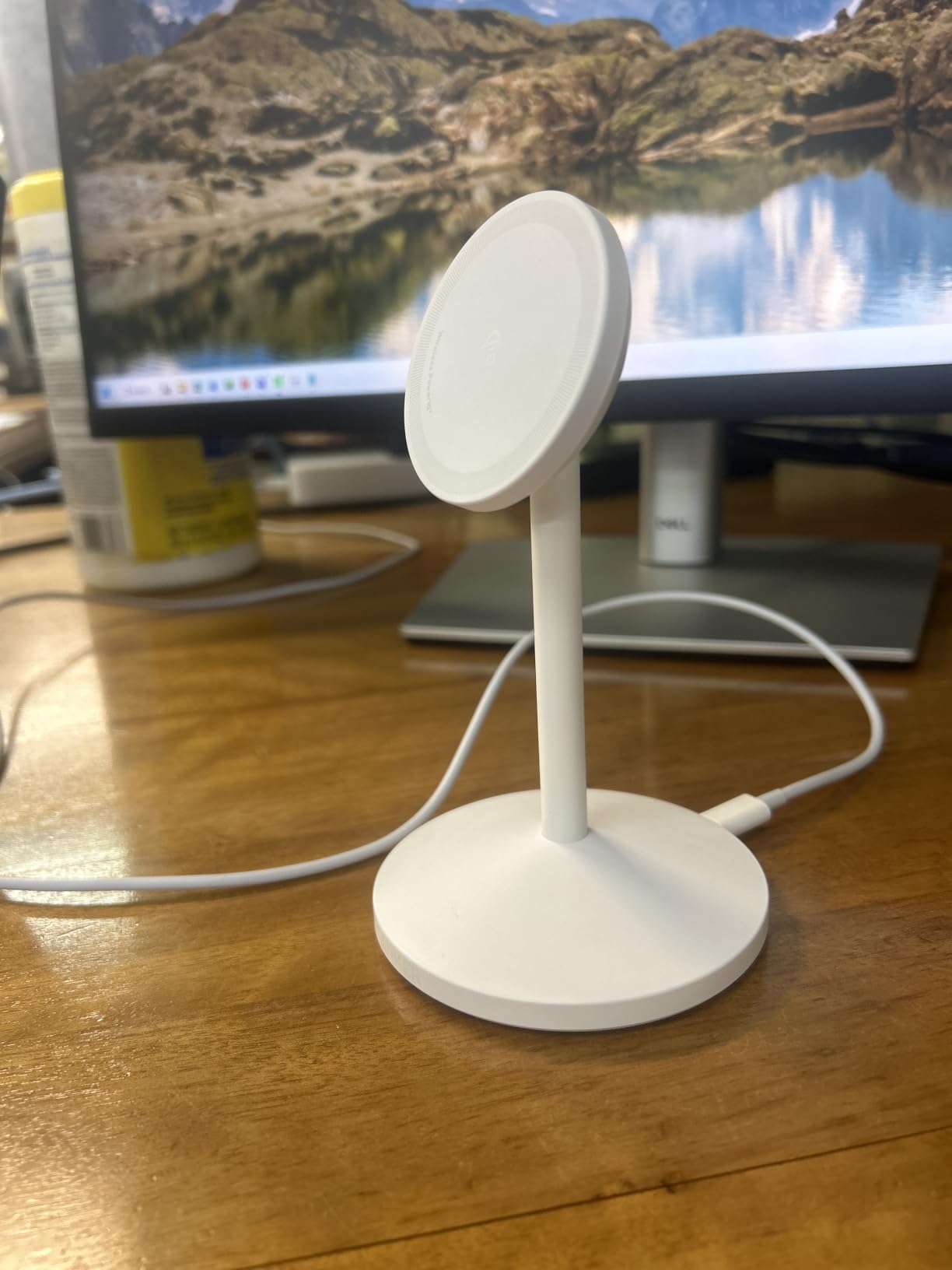 Anker MagSafe Charger, MagGo Qi2 15W 360-Degree Wireless Charger Stand customer photo 2