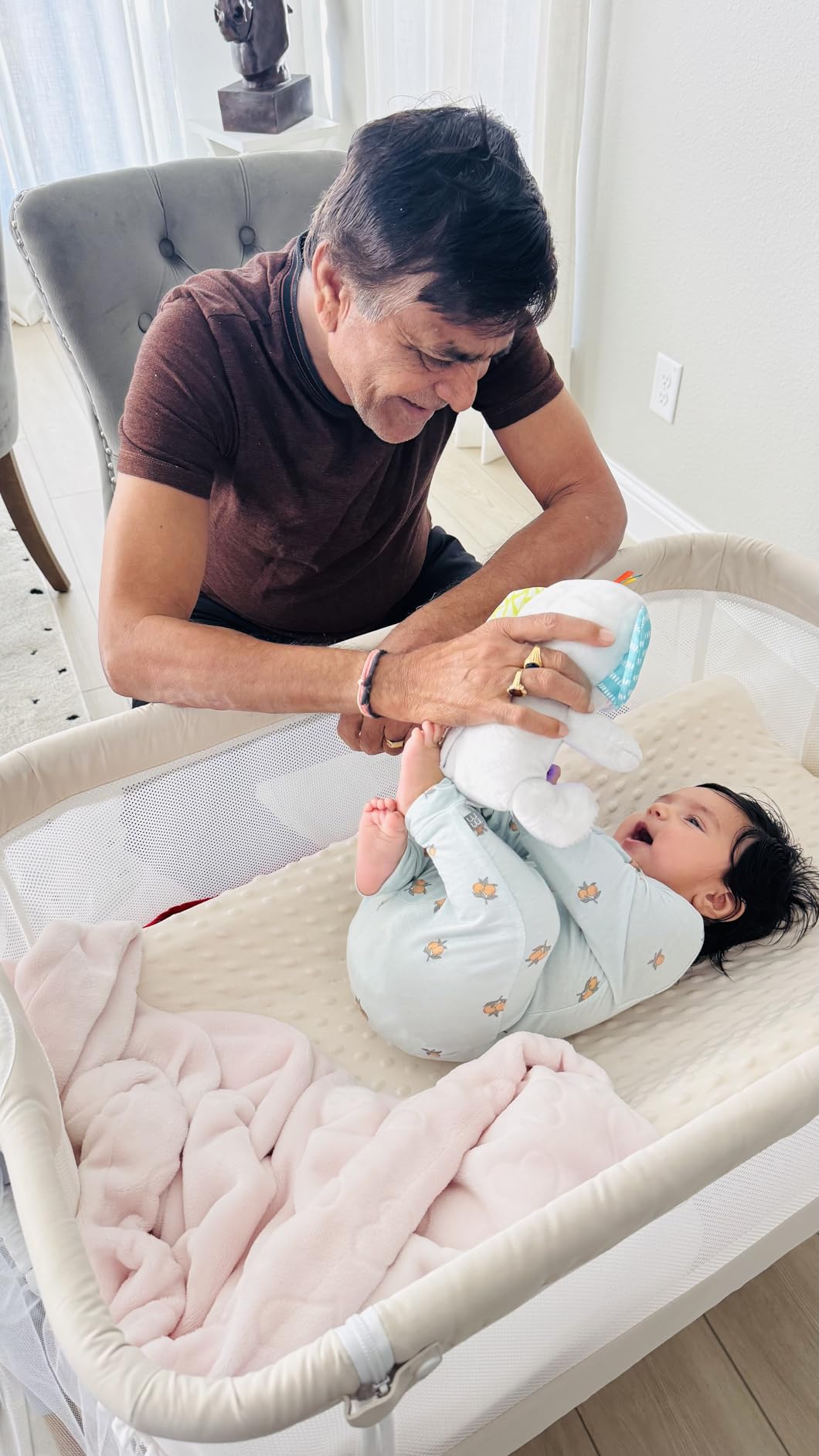 3 in 1 Baby Bassinet,Bedside/Rocking Bassinet for Baby,Bedside Crib with lockable Wheels,Waterproof Mattress,Adjustable 6 Heights,Portable Bassinets Bedside Sleeper for Newborn Infant-Beige customer photo 2