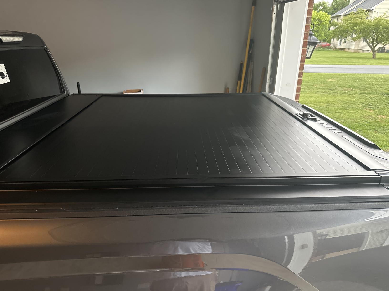 Retractable Truck Bed Tonneau Cover Fits 2022-2026 Toyota Tundra (5.5'/65.6
